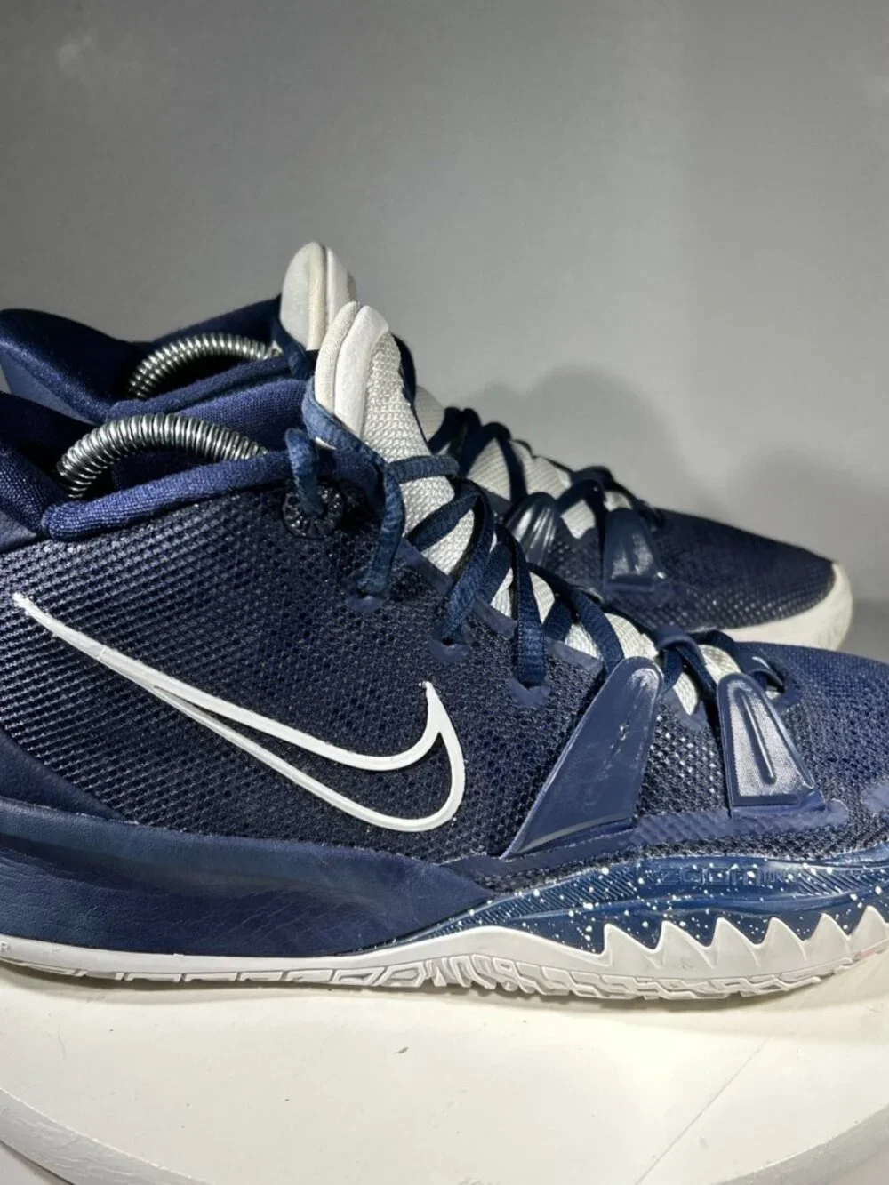 Nike Kyrie 7 TB Boys Mens Basketball Shoes Size 8.5 Blue Sneakers Mid DA7767-402